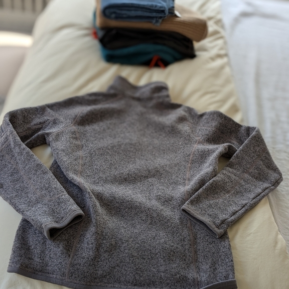 Patagonia fleece zip up - Picture 2 of 3